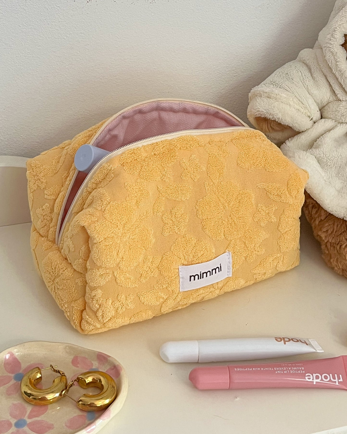 Summer in Yellow Beauty Case