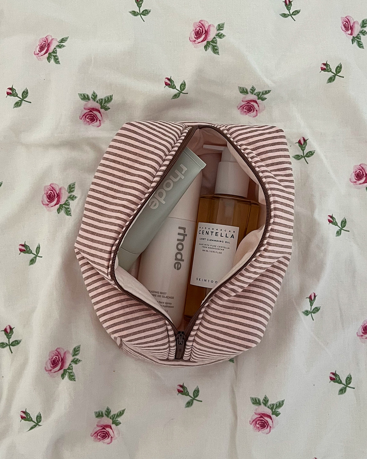 BROWN STRIPES BEAUTY CASE