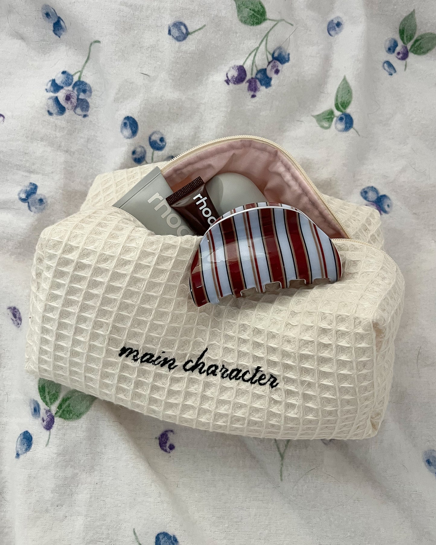 Neceser main character