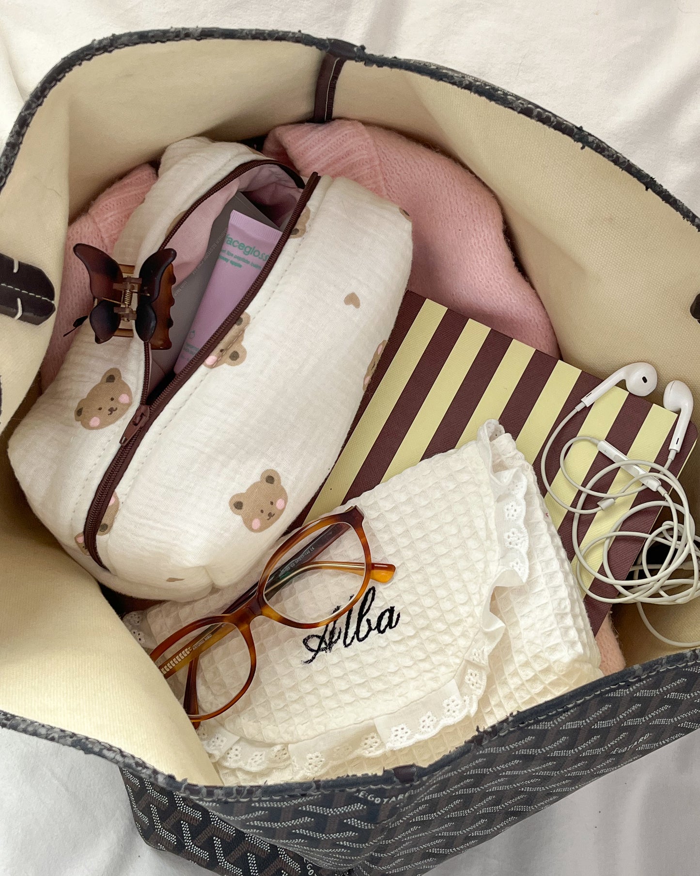 Holiday in Ivory Beauty Case