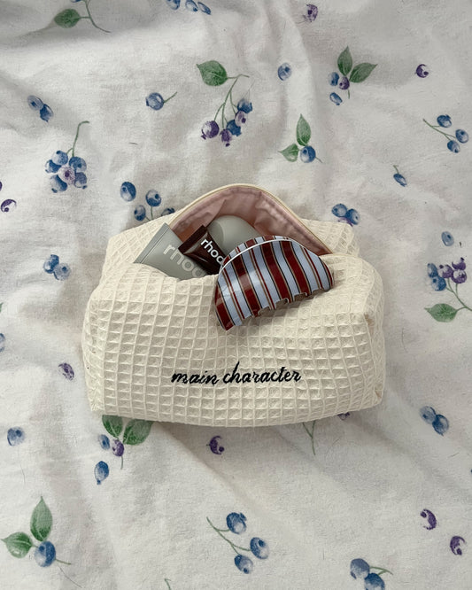 Neceser main character